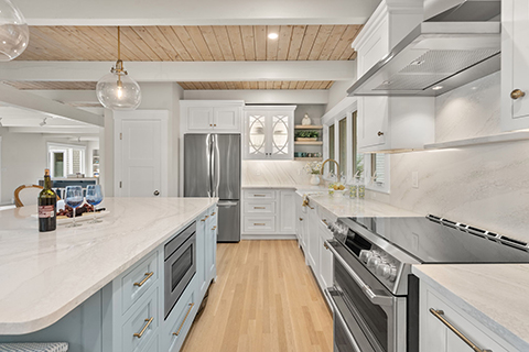 Mashpee Breezy Charm